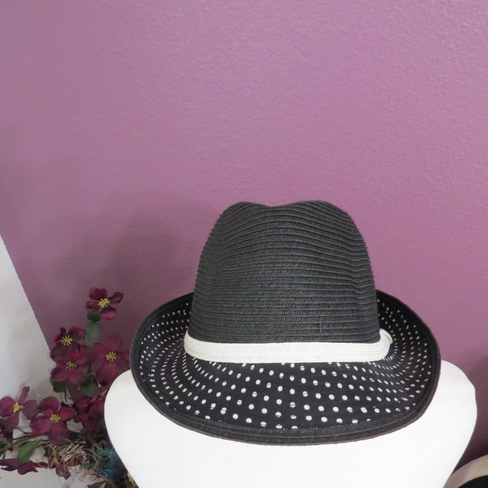 Black & White Fedora - Picture 6 of 7